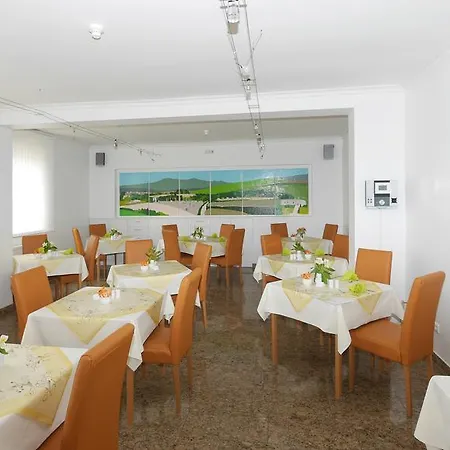 维塔加尼艺术酒店 3*