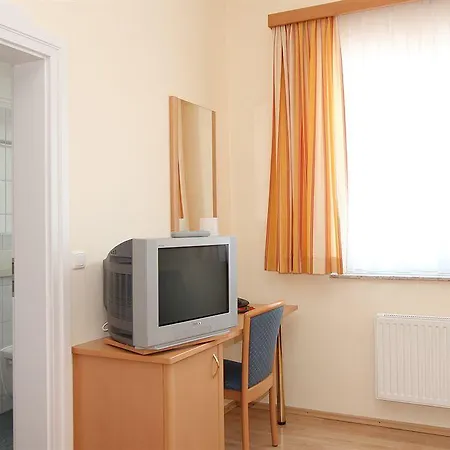 Hotel Garni Arte 3*